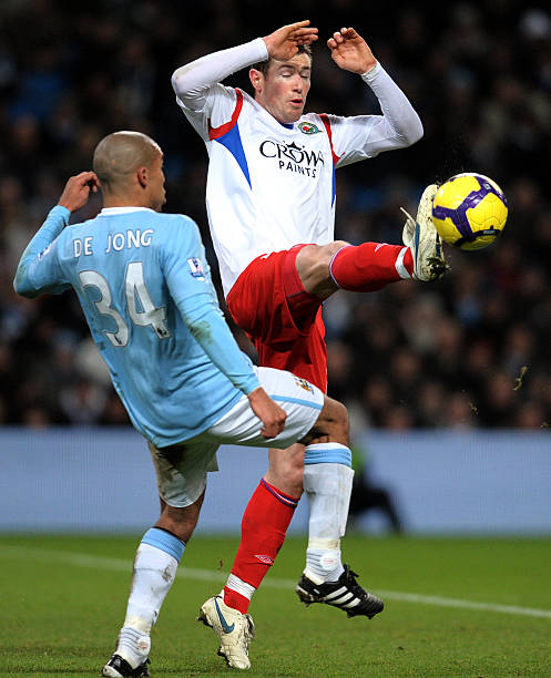 通过他们独 通过他们独