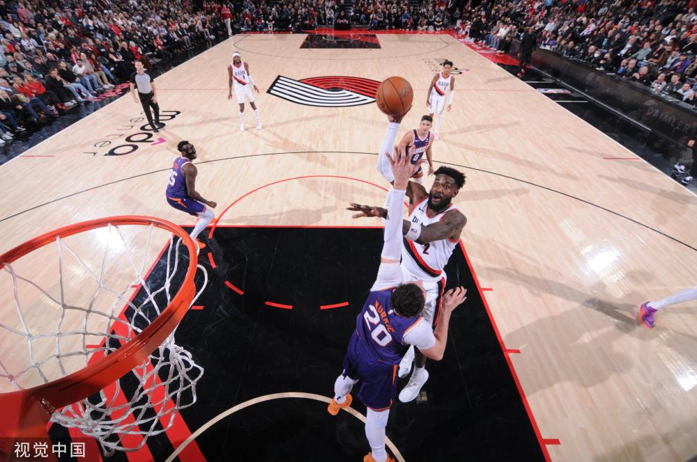 詹姆斯从球 詹姆斯从球